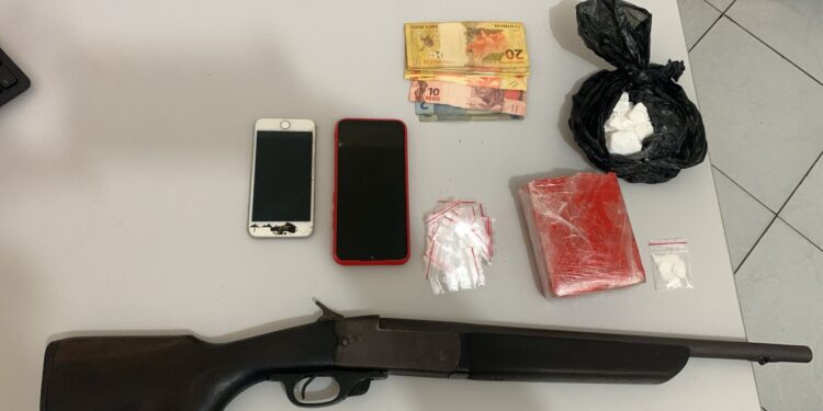 Polícia Civil flagra homem por tráfico de drogas em São Cristóvão