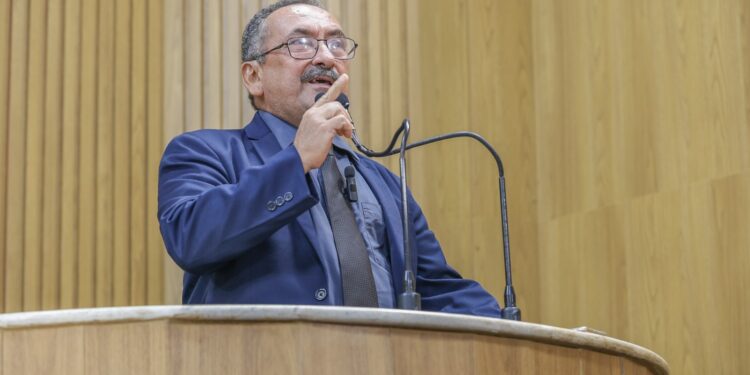 Cícero do Santa Maria denuncia falta d’água no Santa Maria 