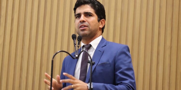 Vereador Pastor Diego destaca potencial turístico da Vila Iluminada da Páscoa