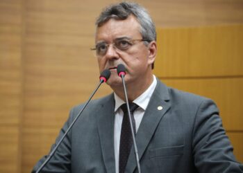 Deputado destaca reunião com o presidente da Caixa Econômica Federal