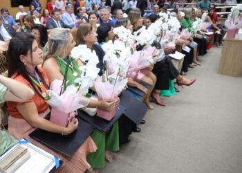 Dia da Mulher: Assembleia Legislativa concede Medalha Quintina Diniz