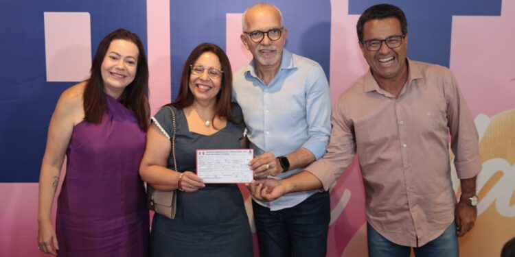 PDT lança Dra. Joélia como pré-candidata a vice-prefeita em São Cristóvão