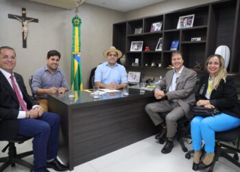 Jeferson recebe visita do superintendente do Banco do Brasil