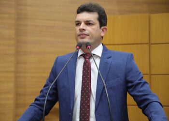 Deputado Paulo Júnior volta a cobrar melhoria no transporte coletivo