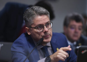 Projeto de Alessandro quer impedir espionagem de jornalistas e advogados