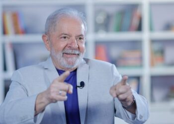 Diante de crise envolvendo a Petrobras, Lula diz que mercado financeiro é “dinossauro voraz”