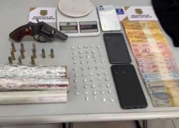 Ação integrada prende trio suspeito de tráfico de drogas e desarticula ponto de venda de entorpecentes em Campo do Brito