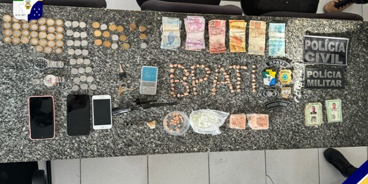 Ação conjunta resulta na prisão de uma mulher e na apreensão de arma e drogas em Boquim