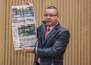 Eduardo Lima alerta para o déficit de sete mil vagas na rede pública de ensino em Aracaju