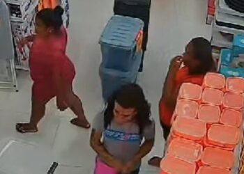 Polícia Civil divulga imagens de suspeitos que furtaram estabelecimento comercial em Simão Dias