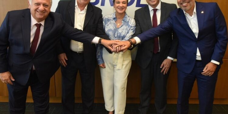 Bancos públicos alinham agendas para ampliar oferta de crédito