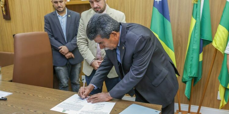 Vereador Bigode do Santa Maria é empossado como titular na Câmara de Vereadores de Aracaju