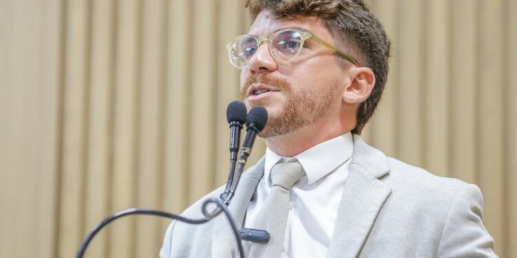 Breno Garibalde: “A cidade continua crescendo de forma desordenada e a população é a maior prejudicada”