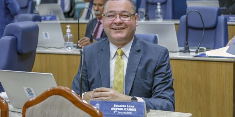 Eduardo Lima indaga o secretário de Educação sobre a possibilidade da Prefeitura de Aracaju contratar vagas em creches particulares
