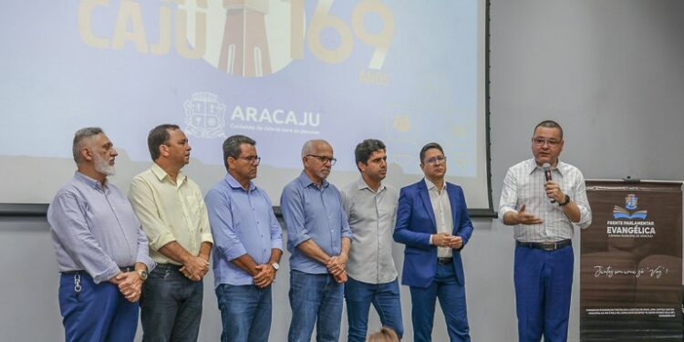 Vereadores da Câmara de Aracaju participam de lançamento da programação do Ato Evangélico