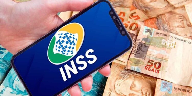 Tesouro Nacional libera antecipação do 13º salário a aposentados e pensionistas do INSS
