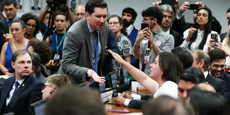 Marielle: deputados pedem vista e adiam análise sobre prisão de Brazão