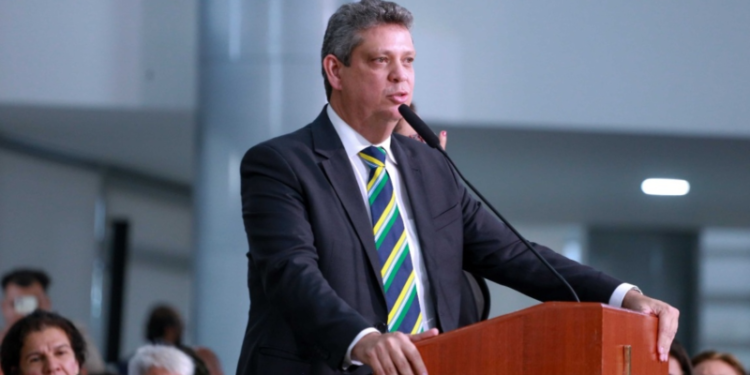 Márcio Macêdo é um defensor incansável da expansão da UFS, afirma Reitor