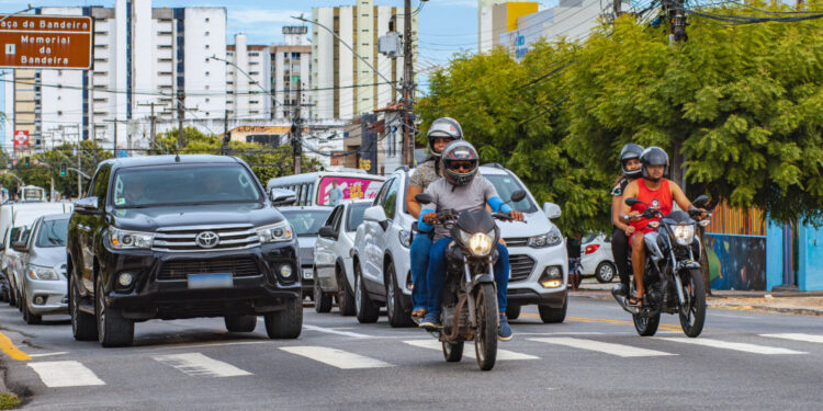 Motociclistas que ganham ate dois salários mínimos ficam isentos de pagar IPVA
