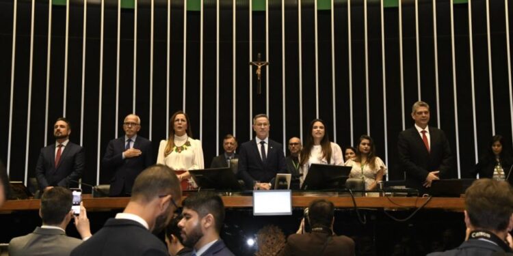 Câmara dos Deputados realiza sessão solene em homenagem ao 169º aniversário de Aracaju