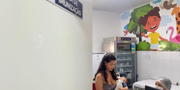 Campanha de vacinação contra influenza é antecipada e população aprova iniciativa