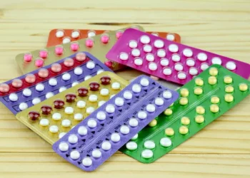 Uso prolongado de anticoncepcionais e as possíveis influências na saúde feminina