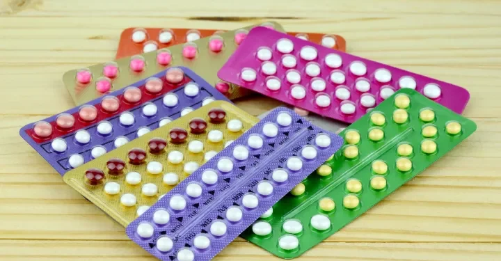 Uso prolongado de anticoncepcionais e as possíveis influências na saúde feminina