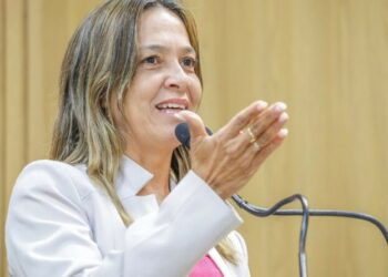Sheyla cobra que licitação do transporte público inclua ônibus com ar-condicionado