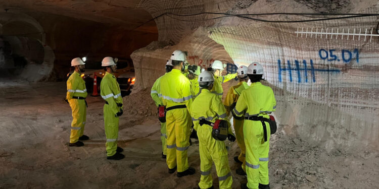 Adema visita mina subterrânea de potássio em Rosário do Catete