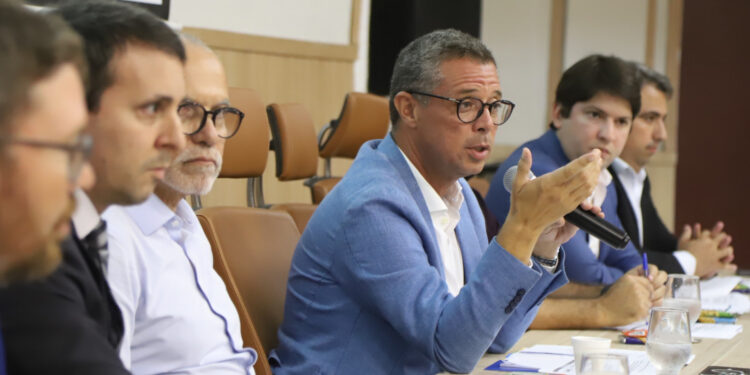 Governador dialoga com prefeitos durante 2ª Assembleia Extraordinária do Colegiado da Microrregião de Água e Esgoto de Sergipe