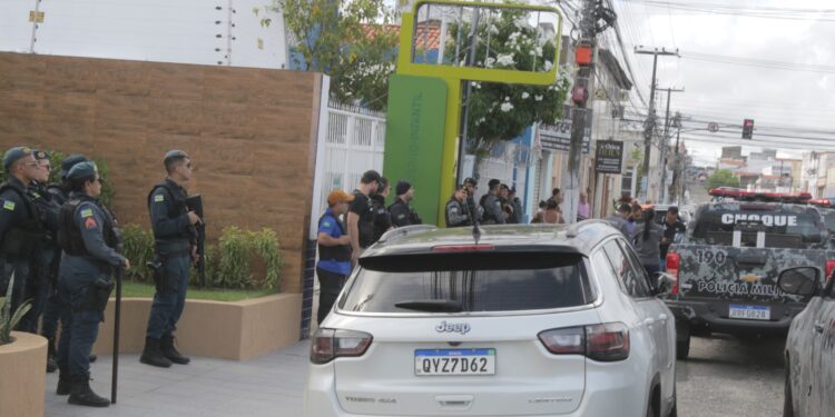 Operação contra torcidas organizadas resulta na apreensão de entorpecentes, objetos utilizados em agressões físicas e celulares roubados