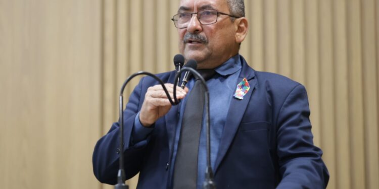 Cicero do Santa Maria volta cobrar contenção do morro do conjunto Valadares 