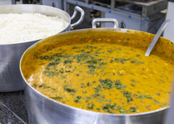 Comunidade do Centro de Excelência Paulo Freire destaca qualidade e variedade do cardápio da alimentação escolar