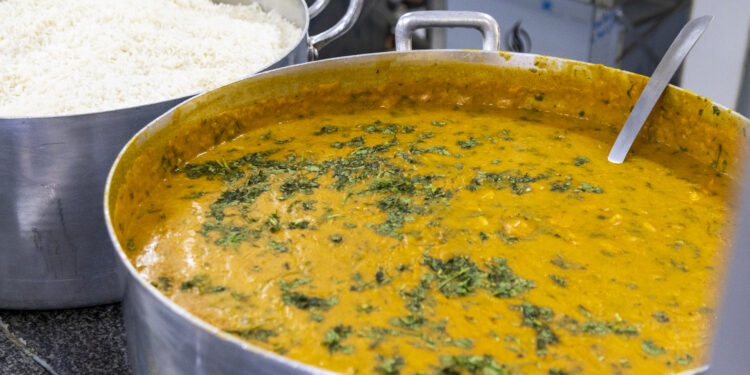 Comunidade do Centro de Excelência Paulo Freire destaca qualidade e variedade do cardápio da alimentação escolar