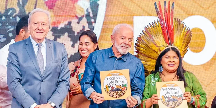 Lula homologa terras indígenas na Bahia e em Mato Grosso
