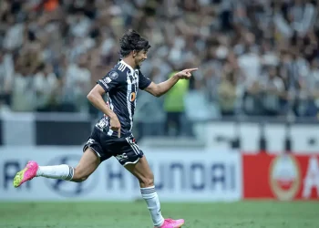 Gustavo Scarpa brilha e Atlético-MG bate o Peñarol na Libertadores