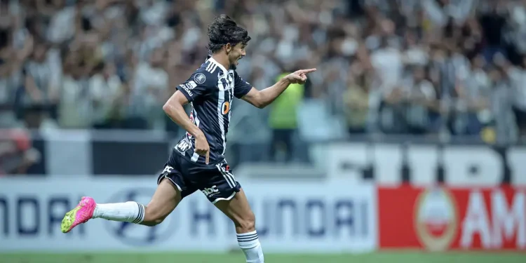 Gustavo Scarpa brilha e Atlético-MG bate o Peñarol na Libertadores