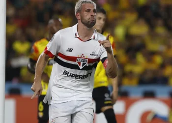 São Paulo derrota Barcelona pela Libertadores na estreia de Zubeldía