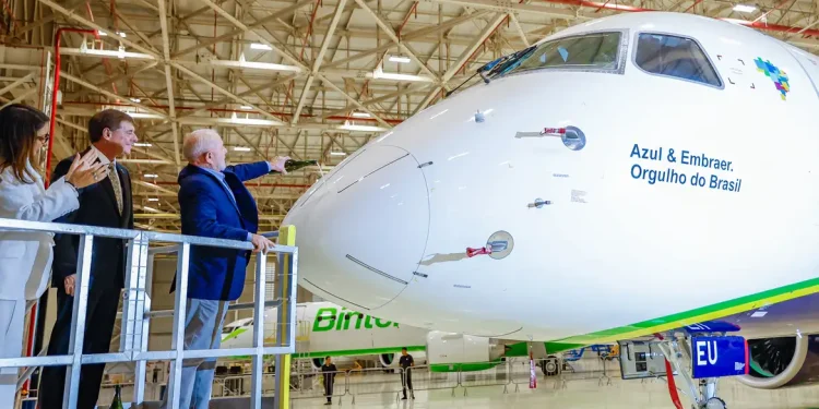 Durante visita de Lula, Embraer anuncia investimentos de R$ 2 bilhões
