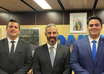 Marcos Oliveira e Ícaro de Valmir, em Brasília visitam DNIT, agradecem duplicação da BR 235