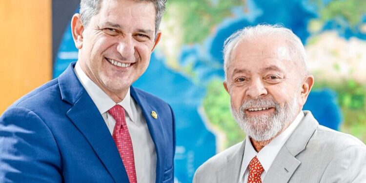 Rogério destaca envio de doses da vacina contra a dengue para Sergipe