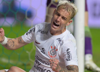 Situação confirmada sobre Róger Guedes no Catar chega de imediato ao Corinthians