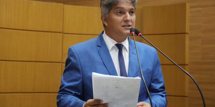 Dr. Samuel solicita melhorias no serviço de fornecimento de água em Nossa Senhora do Socorro