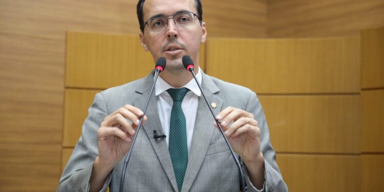 Georgeo Passos fala sobre uso de Bombeiros Militares no Aeroporto de Aracaju