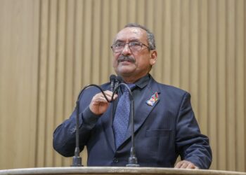 Cícero do Santa Maria cobra cumprimento de lei que obriga capacitação de profissionais para diagnóstico precoce de crianças autistas em Aracaju