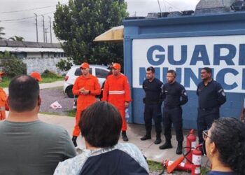 Corpo de Bombeiros Ministra Curso aos Integrantes da Guarda Municipal e Defesa Civil de Estância