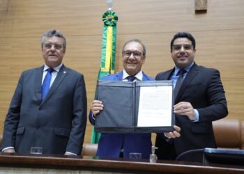 Luiz Fonseca é empossado como deputado estadual
