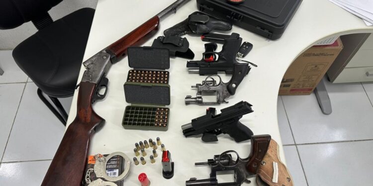 Operação conjunta apreende cinco armas e quase 80 munições em Amparo de São Francisco