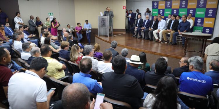 Deputados prestigiam solenidade de posse do secretário Neto Batalha