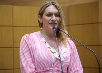 Linda Brasil fala sobre ato realizado por servidores da Prefeitura de Aracaju